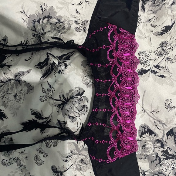 Garter belt - Picture 2 of 4